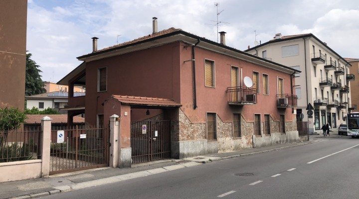 Interventi di efficientamento energetico, adeguamento sismico e ristrutturazione edilizia per un edificio plurifamiliare sito in via Ferrini a Pavia (PV) 